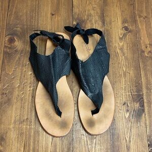 Cocobelle size 9 black snake tie sandals